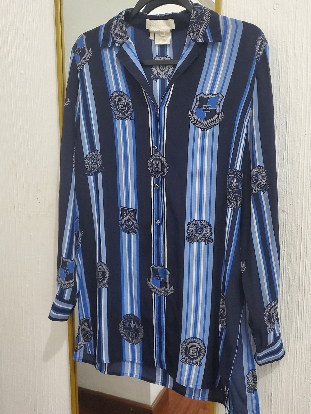 Escada Top 100% Silk Size 34